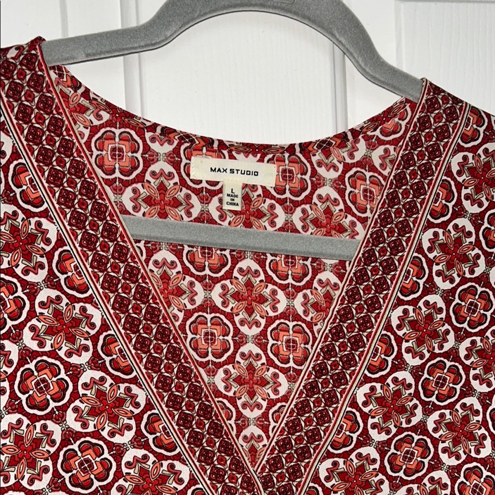 Max Studio Women's Red Patterned Top - Picture 6 of 7